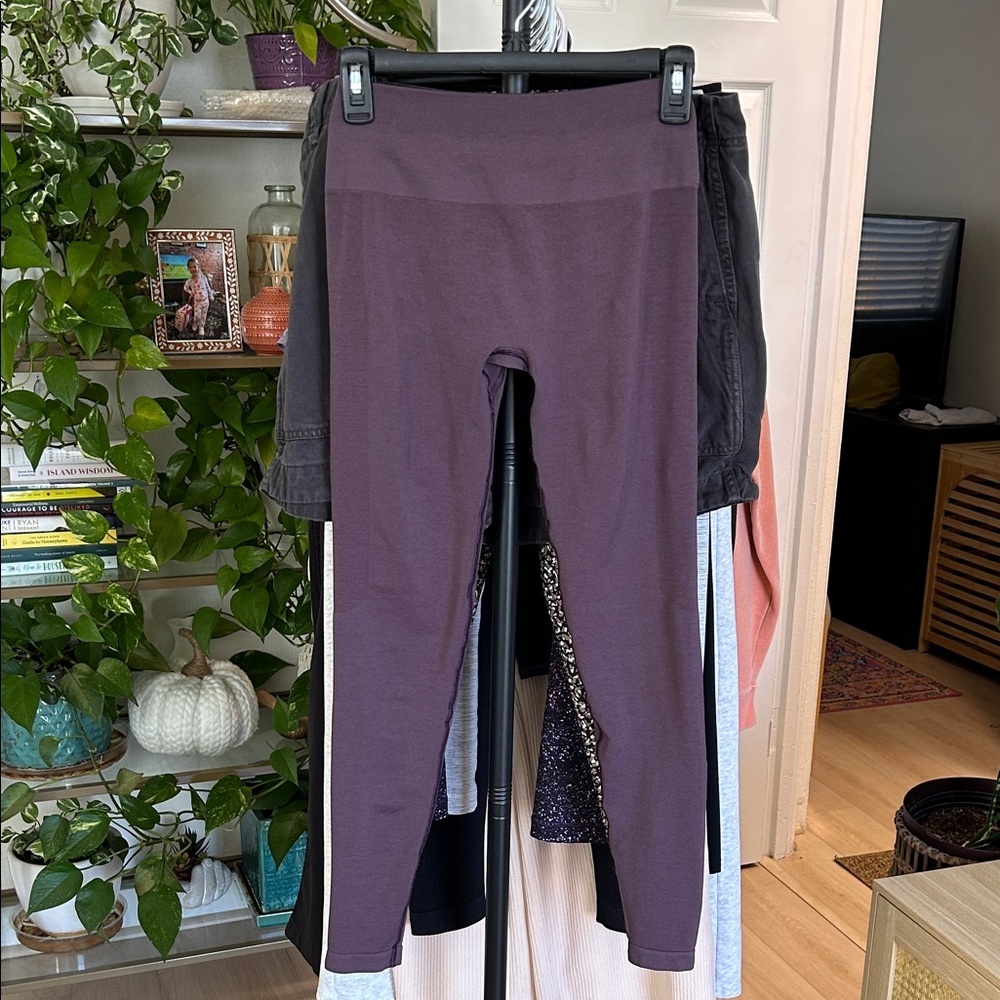Alphalete Full Length Leggings. Size Medium. No front seam.